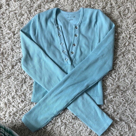 Light Blue Button-Detail Ribbed Top - Picture 4 of 4